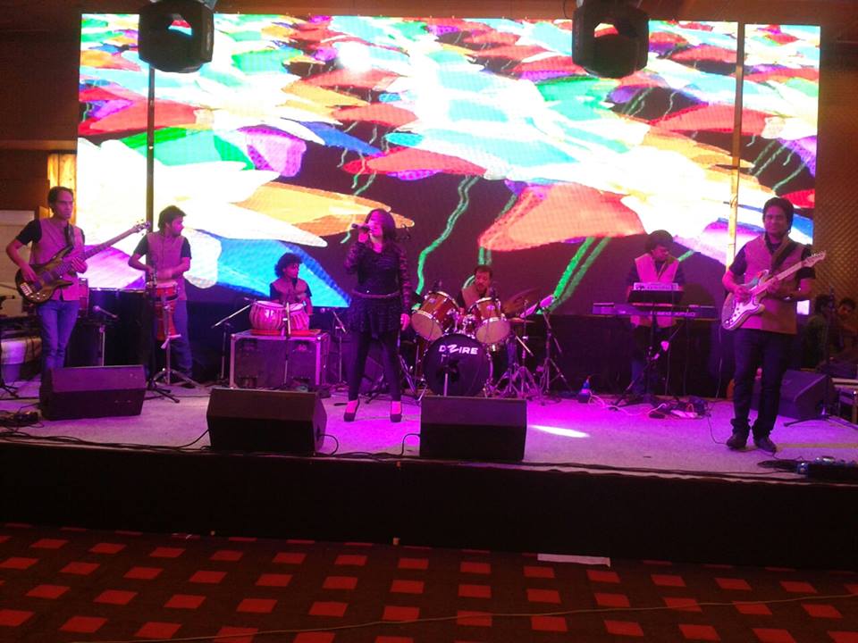 live bollywood singer chandigarh
